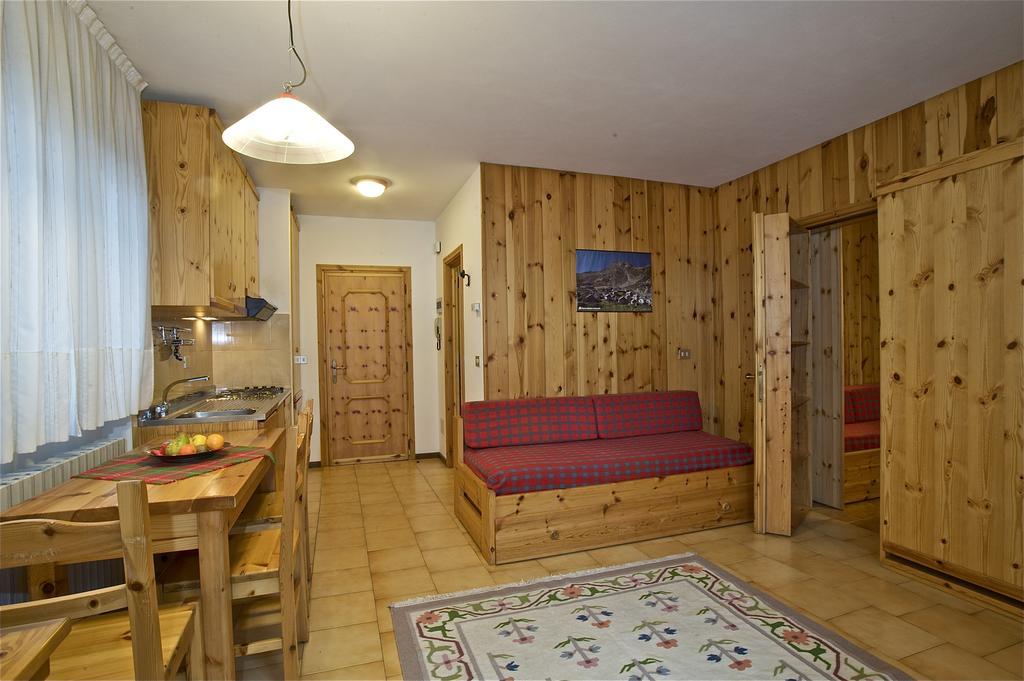 Residence Raffaella Santa Caterina Valfurva Habitación foto