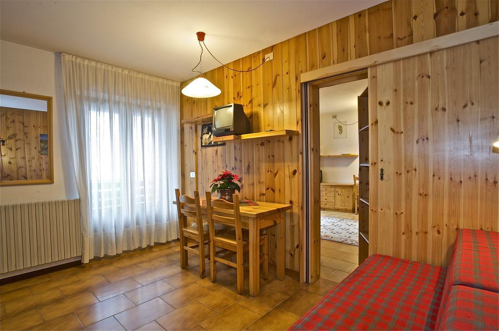 Residence Raffaella Santa Caterina Valfurva Habitación foto