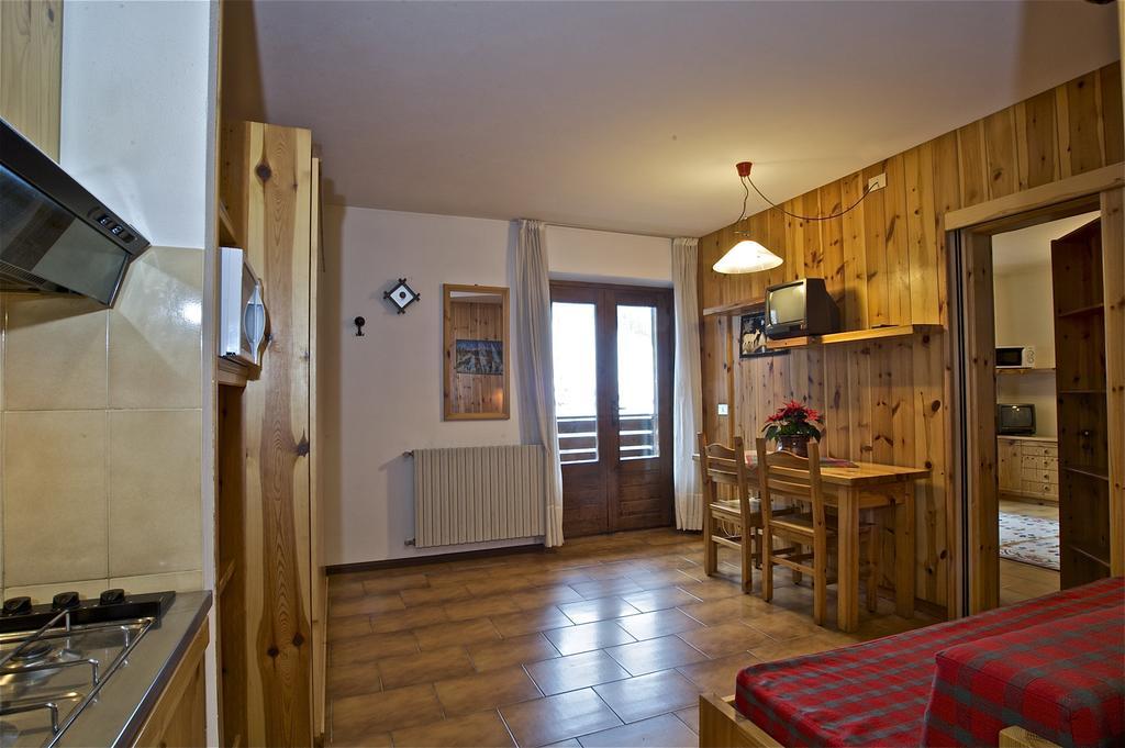 Residence Raffaella Santa Caterina Valfurva Habitación foto